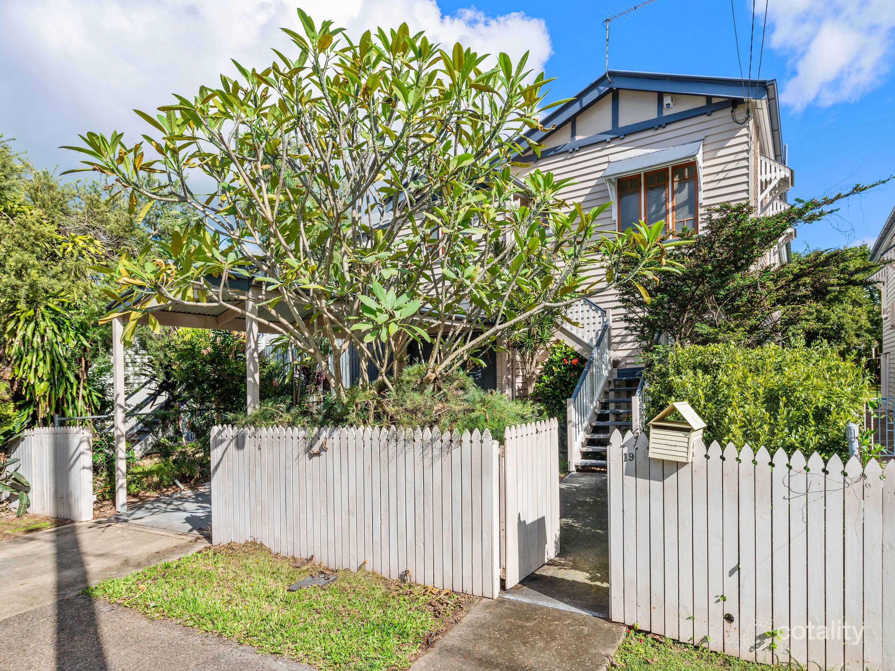 19 Jubilee St, Stones Corner, QLD 4120