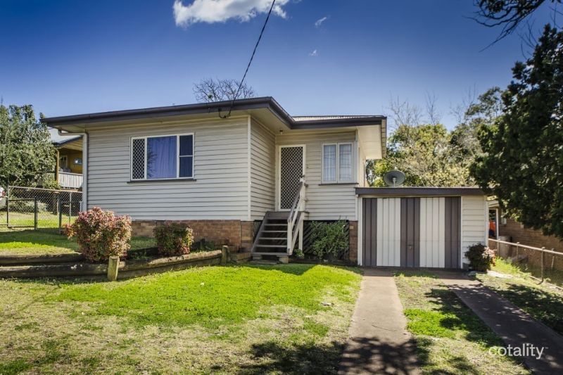 149a North St, Rockville, QLD 4350