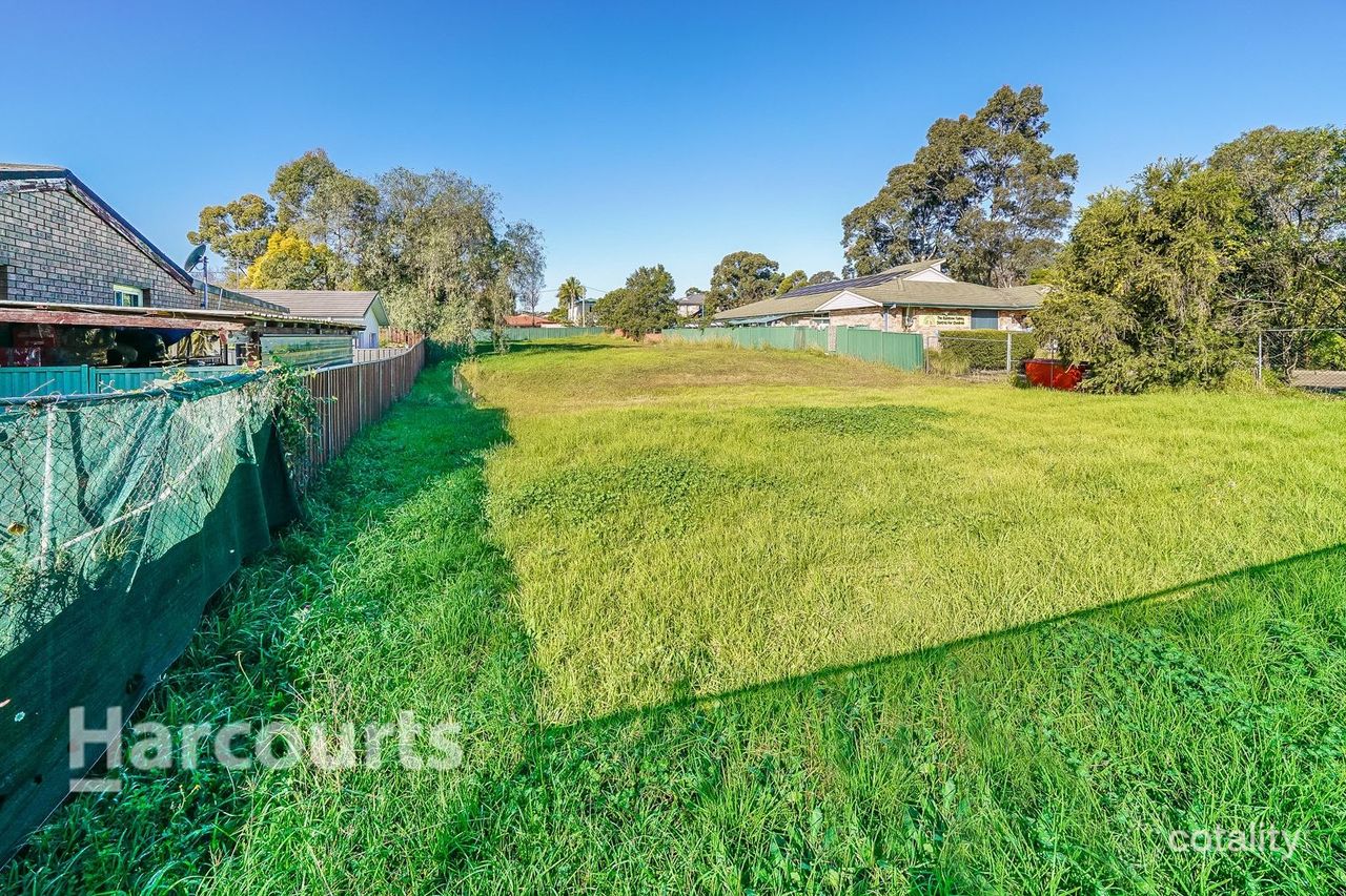 18 Surrey St, Minto, NSW 2566