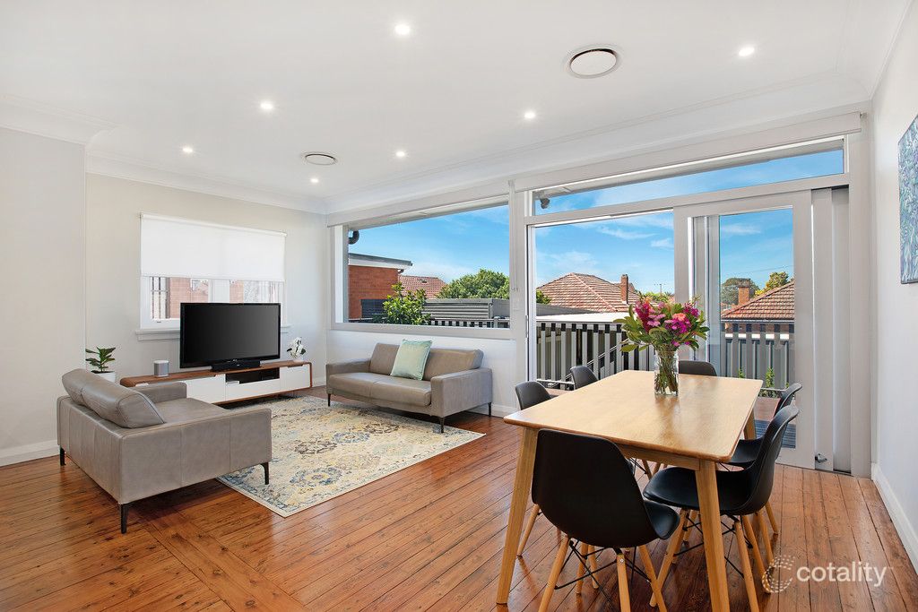 8 Robert Ave, Russell Lea, NSW 2046