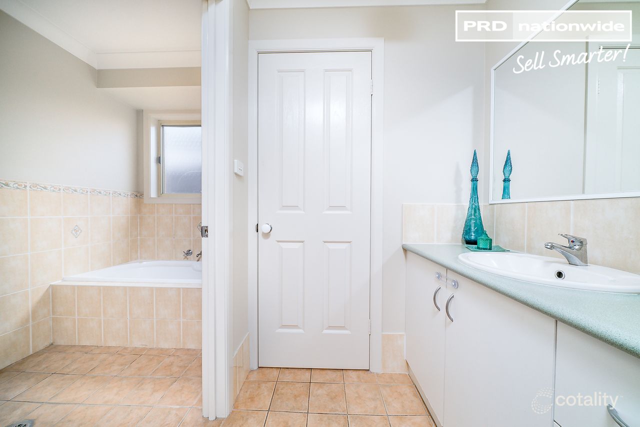 2 Mackay Pl, Ashmont, NSW 2650