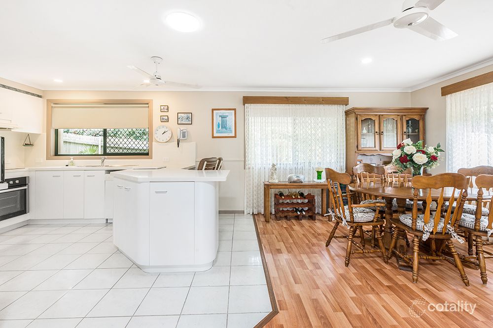 4 Bottlebrush Cres, Suffolk Park, NSW 2481