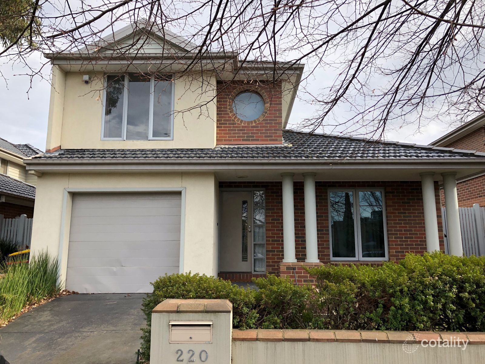 220 Mahoneys Rd, Burwood East, VIC 3151