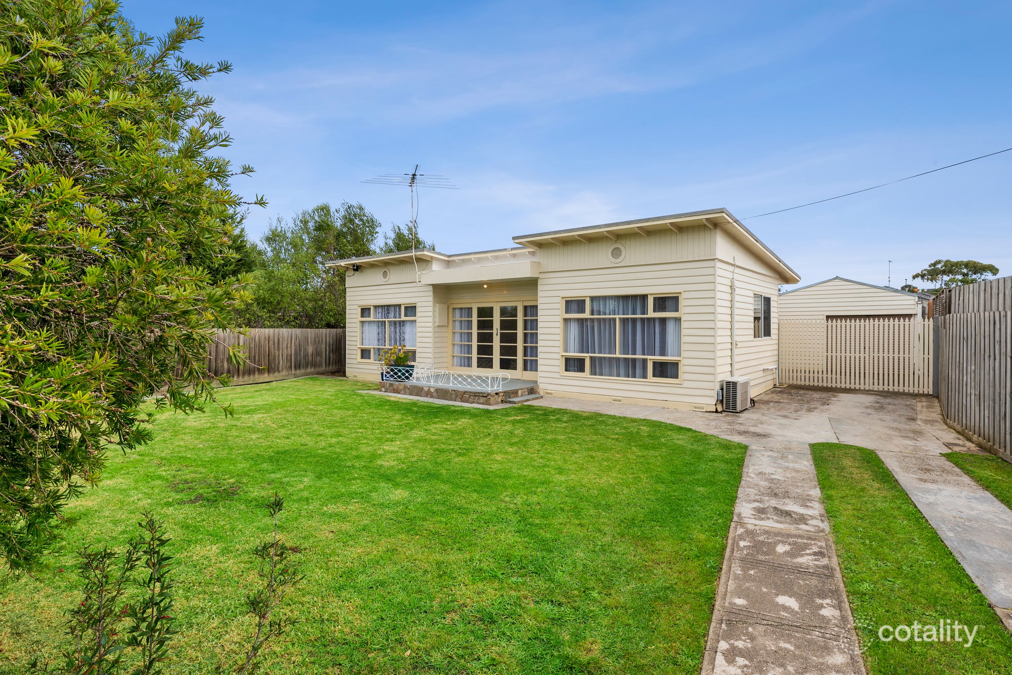 4 Tilly Ct, Newcomb, VIC 3219