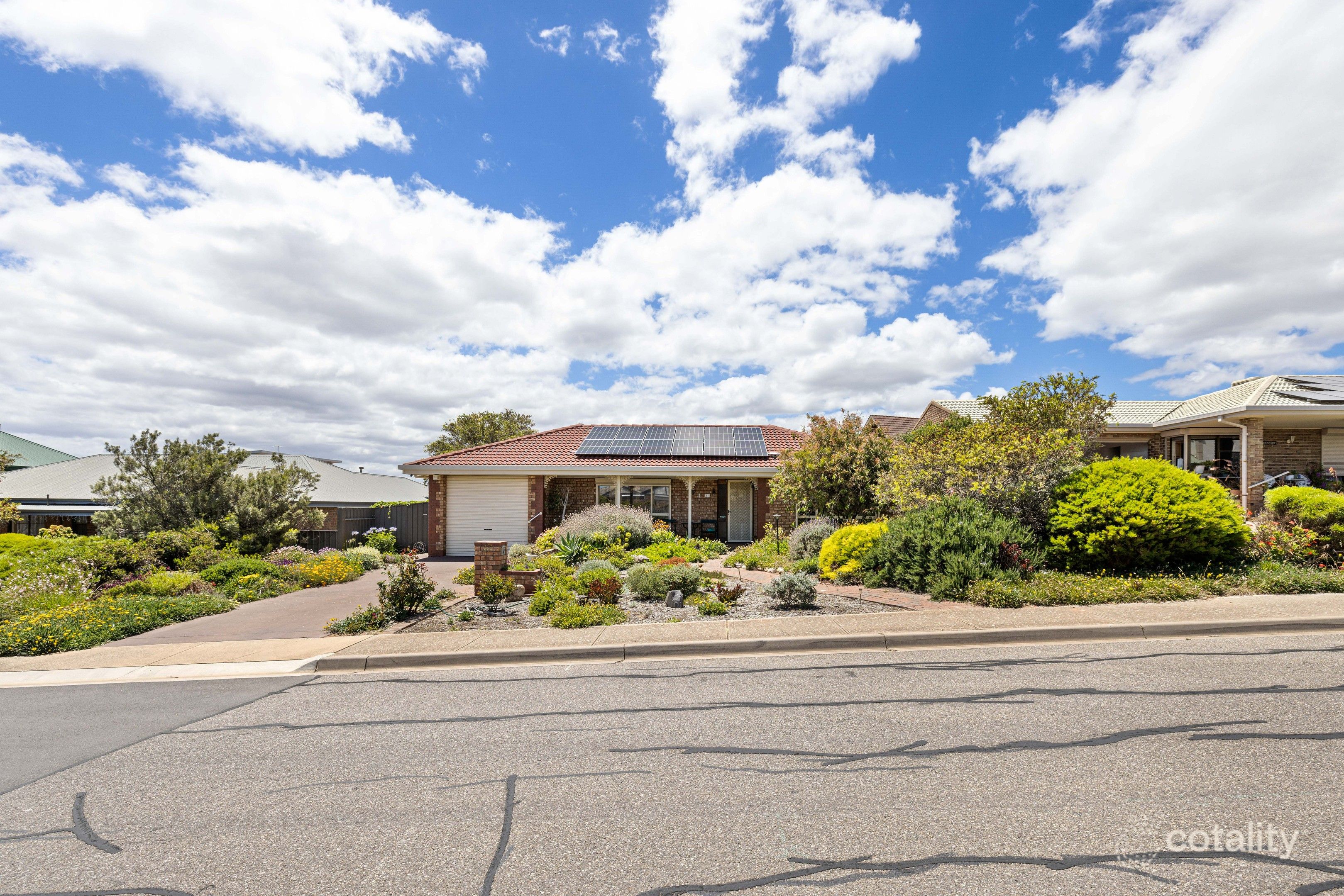 17 Maidencombe Dr, Moana, SA 5169