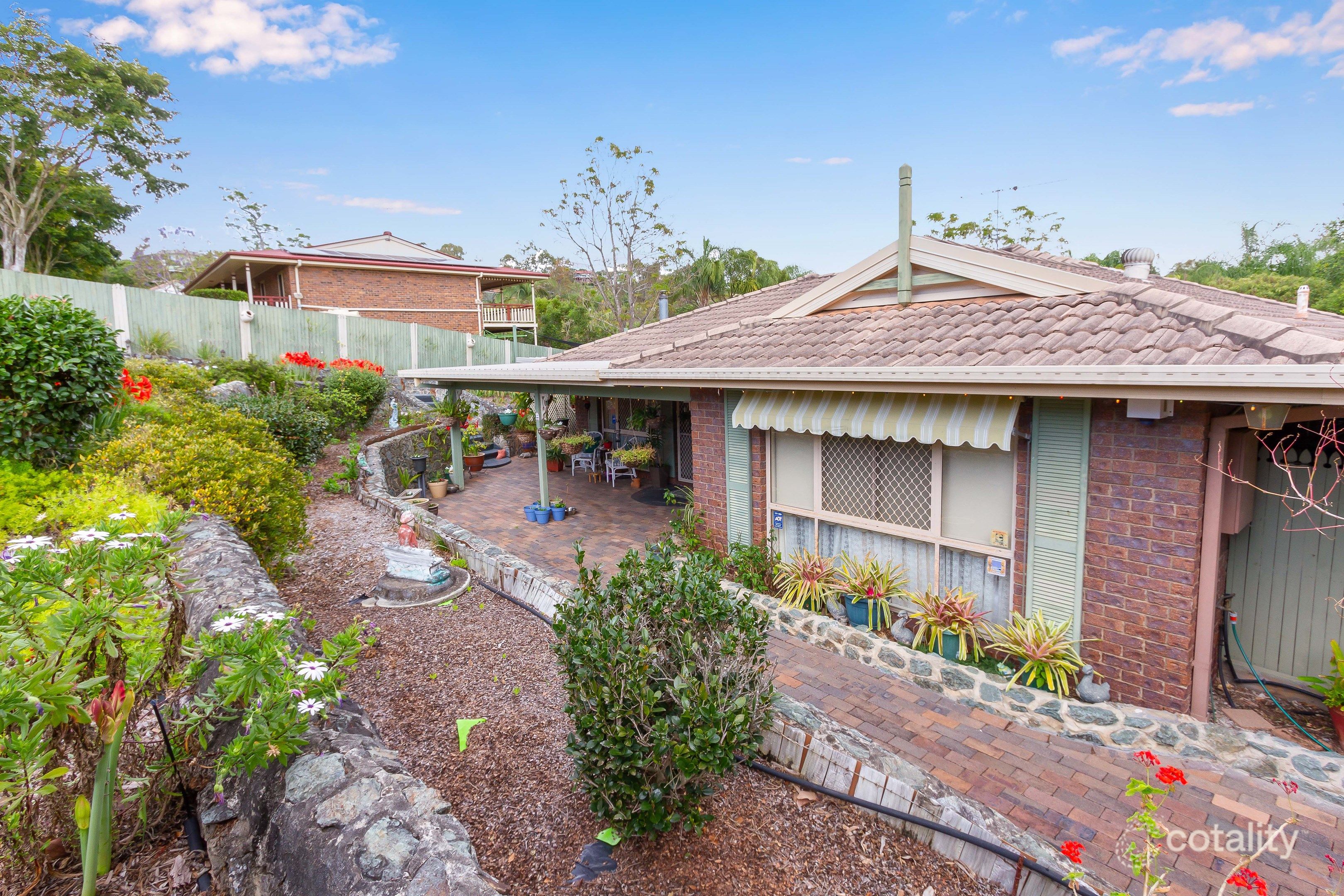 5 Overland Dr, Edens Landing, QLD 4207