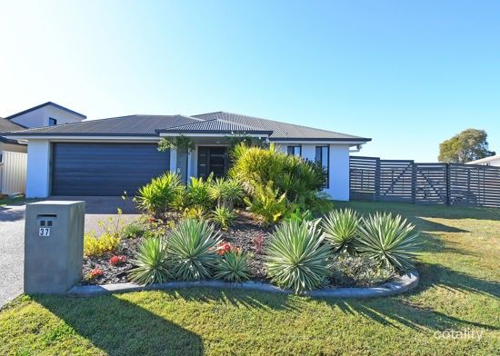 37 Lady Penrhyn Dr, Eli Waters, QLD 4655