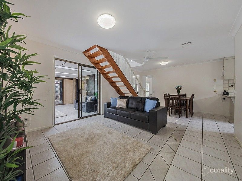 16 Brodick St, Carindale, QLD 4152