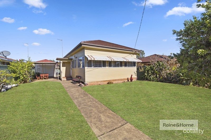24 Bangalow St, Ettalong Beach, NSW 2257