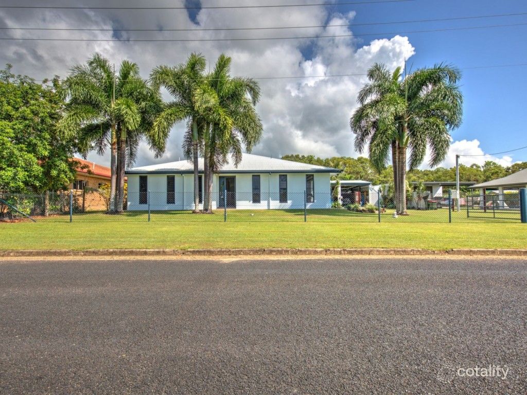 40 Illich St, Kurrimine Beach, QLD 4871