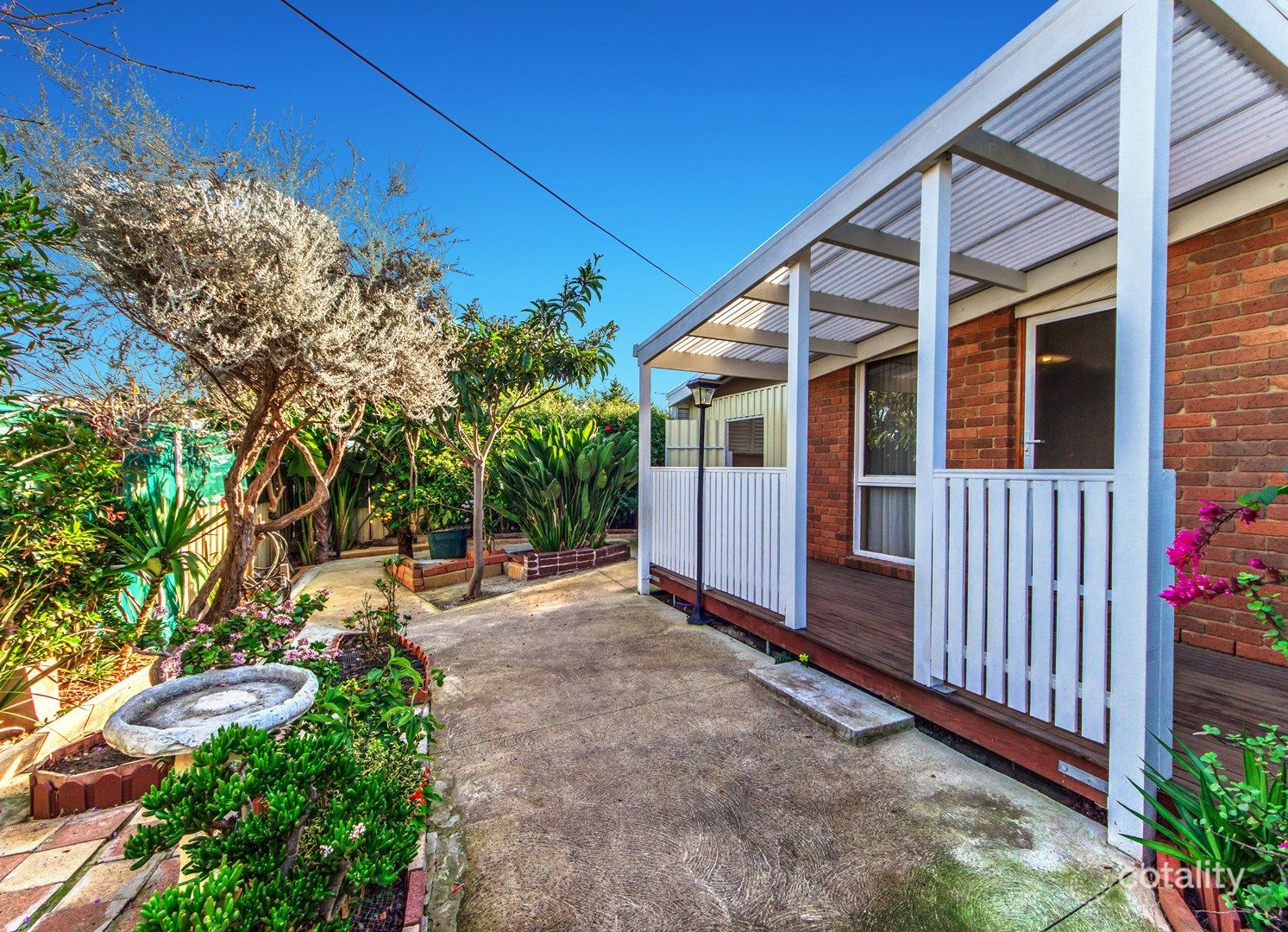 6 Centenary Ct, Kings Park, VIC 3021