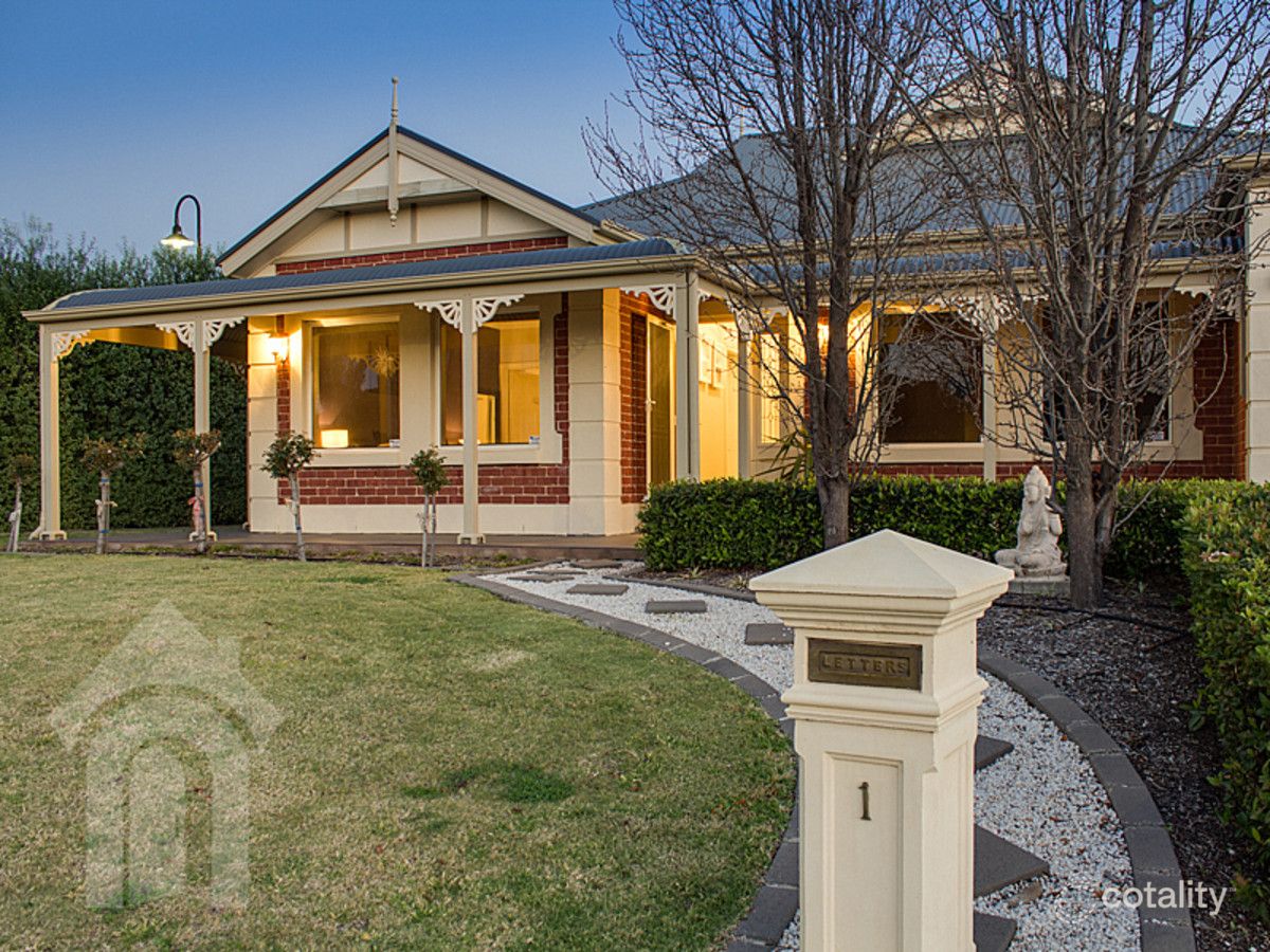 1 Longleaf Ct, Flagstaff Hill, SA 5159