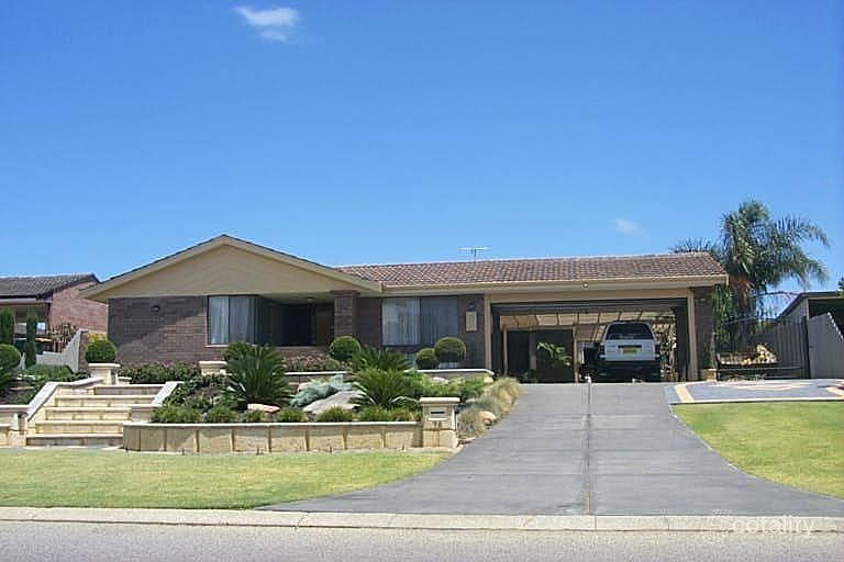 76 Mclarty Rd, Halls Head, WA 6210