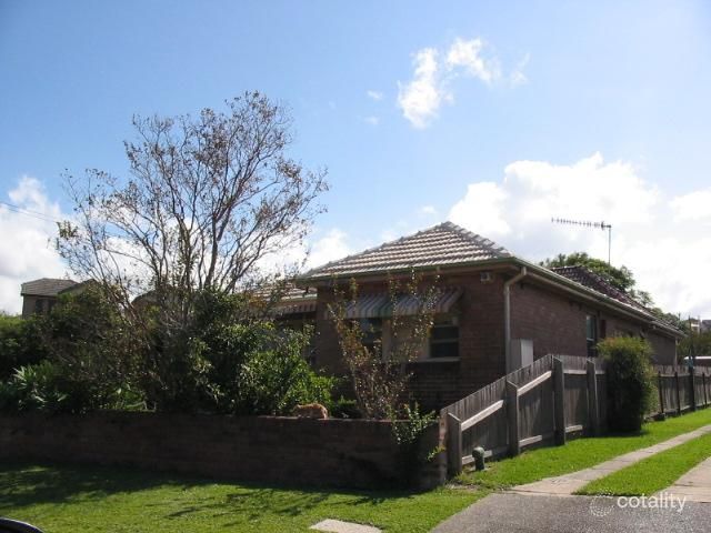 8 Godfrey St, Waratah, NSW 2298