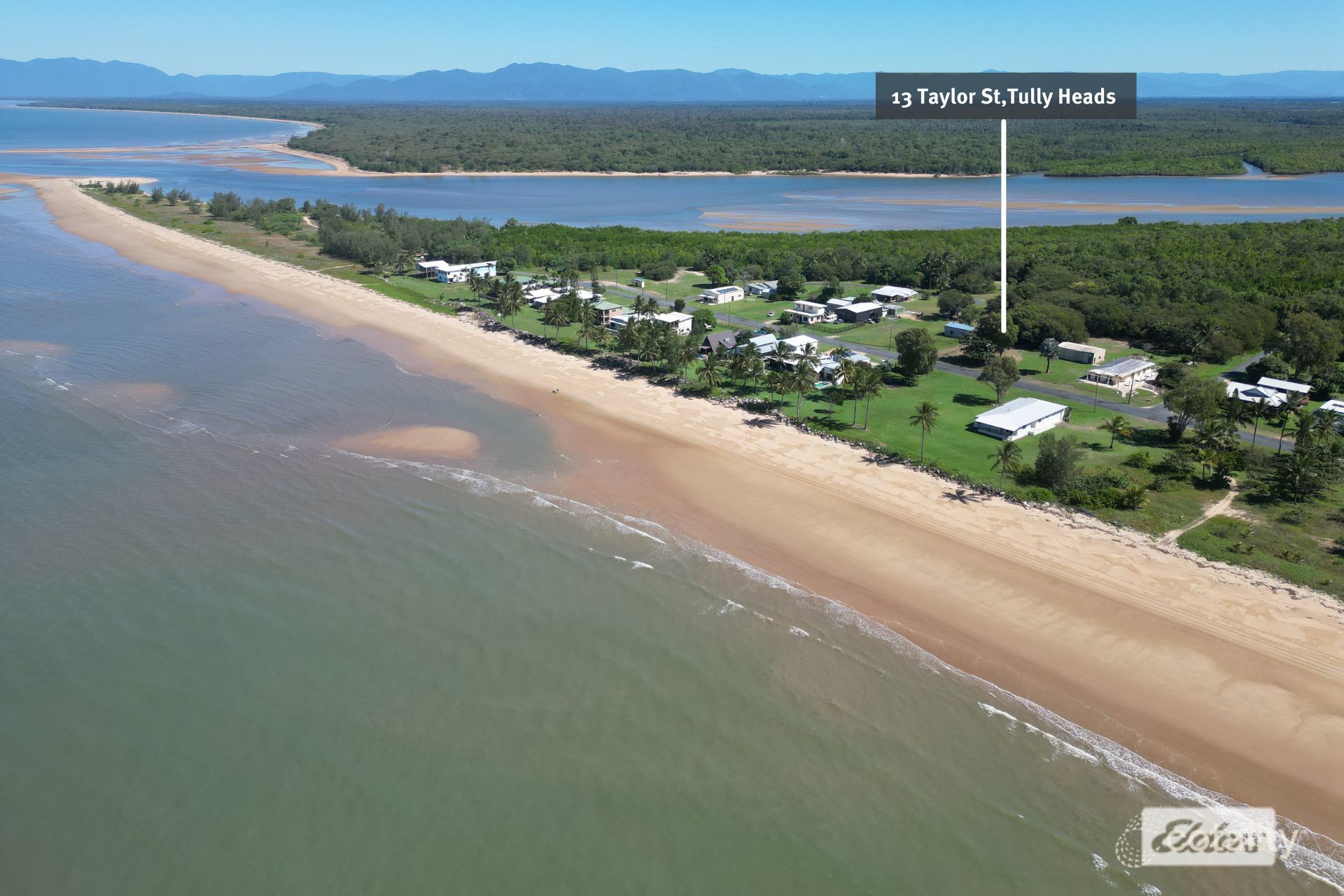 13 Taylor St, Tully Heads, QLD 4854