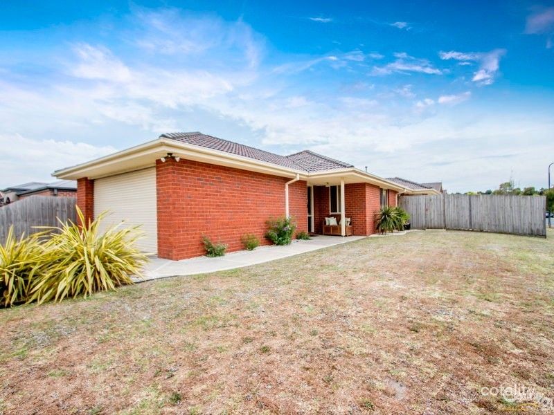 28 Brookland Greens Bvd, Cranbourne, VIC 3977