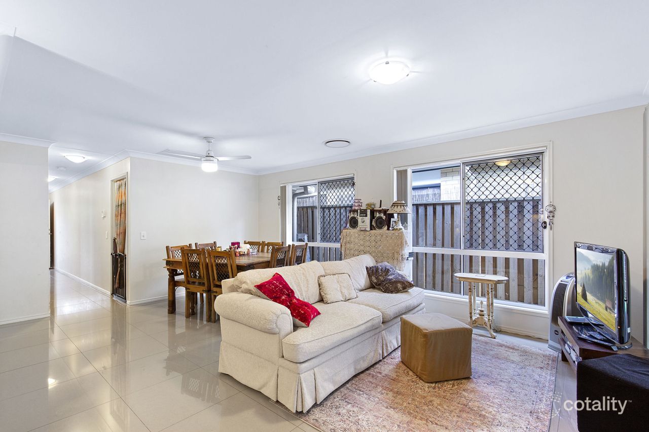 27 Blue Mountains Cres, Fitzgibbon, QLD 4018