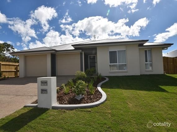 64 Bradman Way, Urangan, QLD 4655