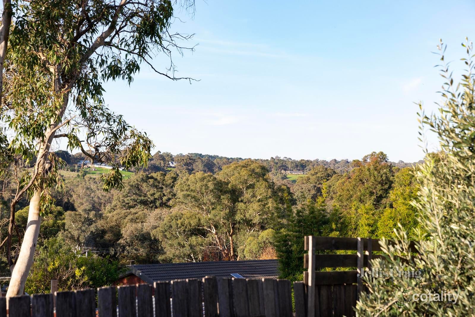 15 Coolaroo Ave, Hurstbridge, VIC 3099