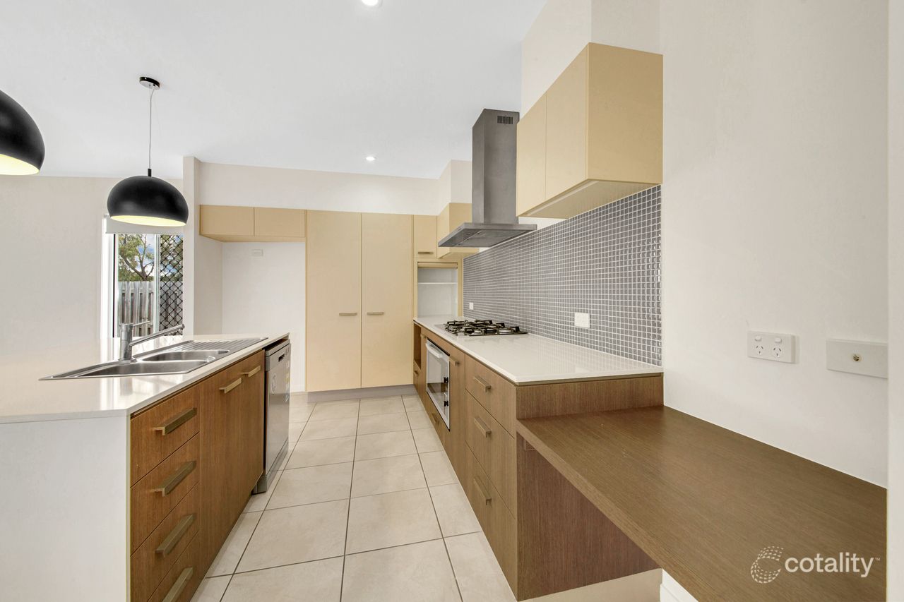 8 Cornforth Cres, Kirkwood, QLD 4680