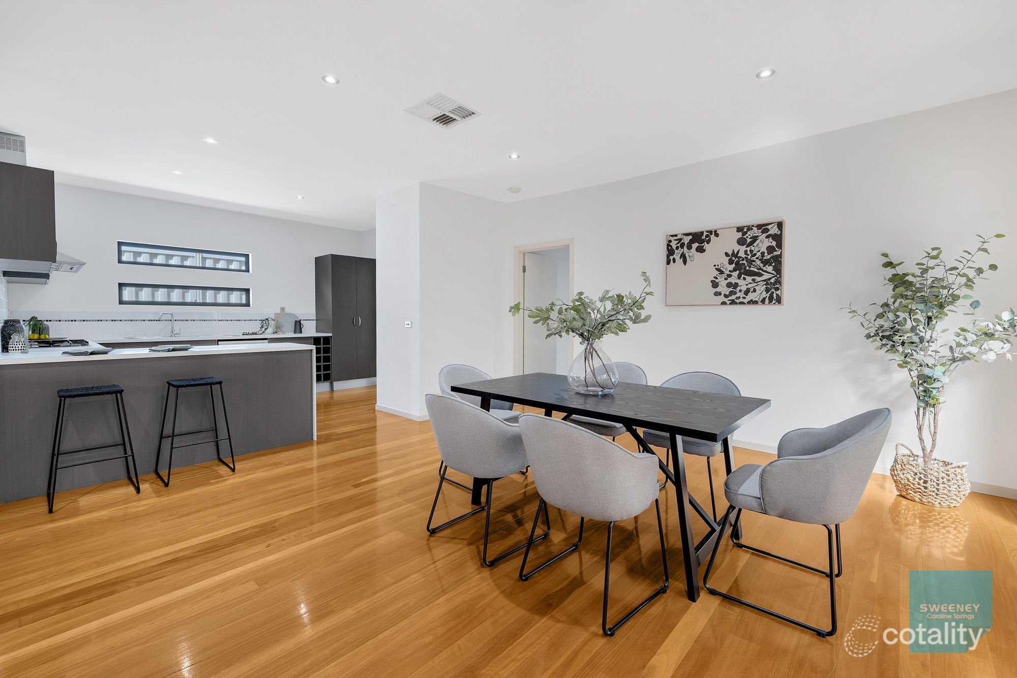 6 Ordsall Cl, Caroline Springs, VIC 3023