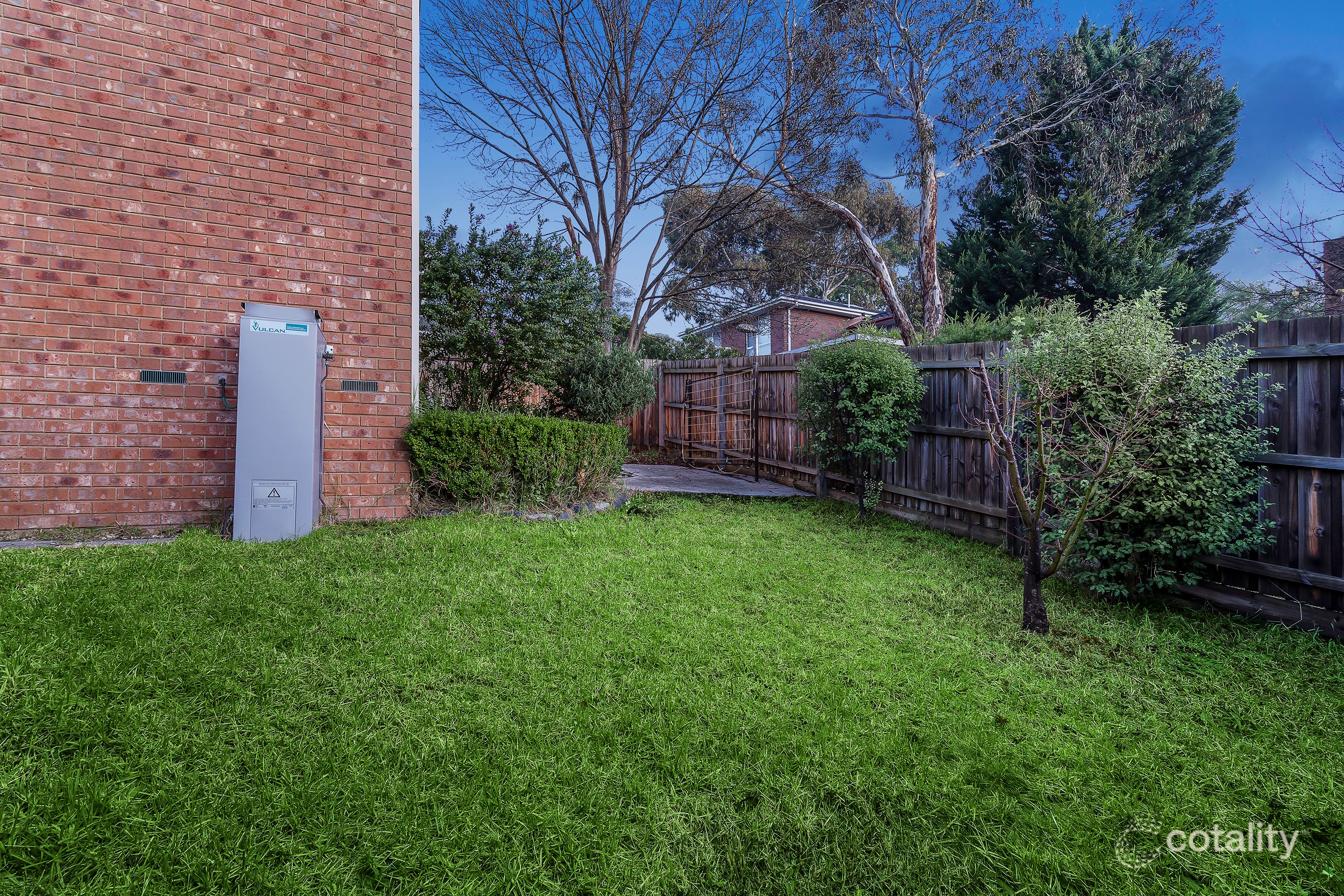 4/38 Livingstone Cl, Burwood, VIC 3125