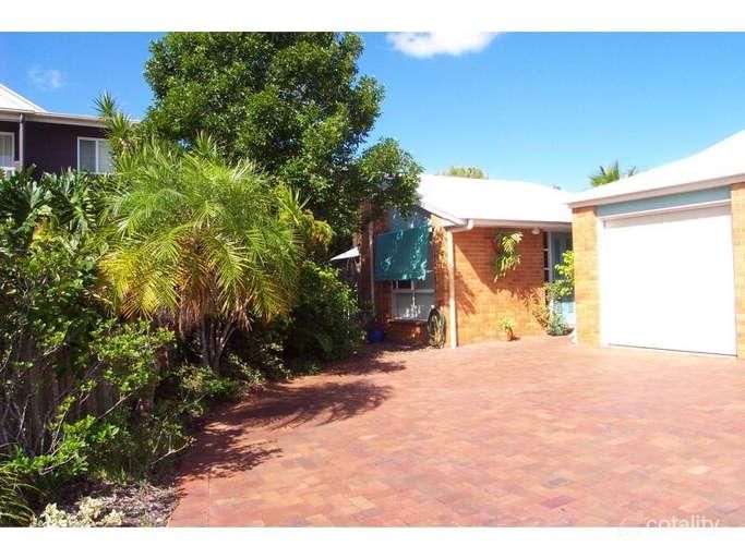 1/4 Stillwater Pl, Noosaville, QLD 4566