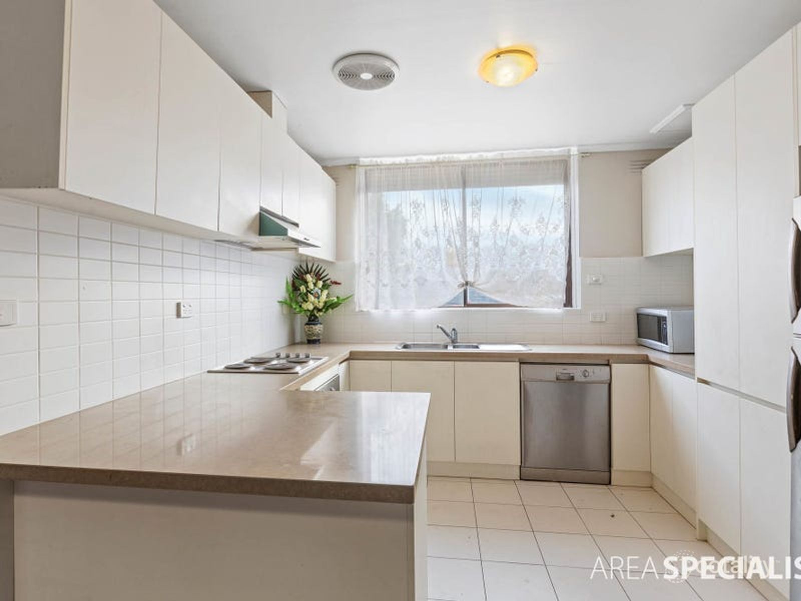 11/12 Percy St, St Albans, VIC 3021
