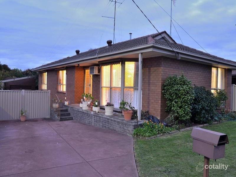 8 Stamford St, Wendouree, VIC 3355