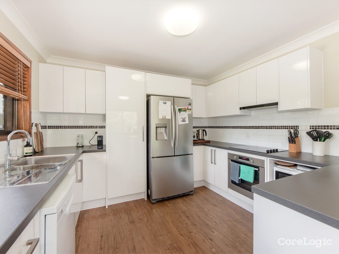 16 Merritt St, Flinders View, QLD 4305