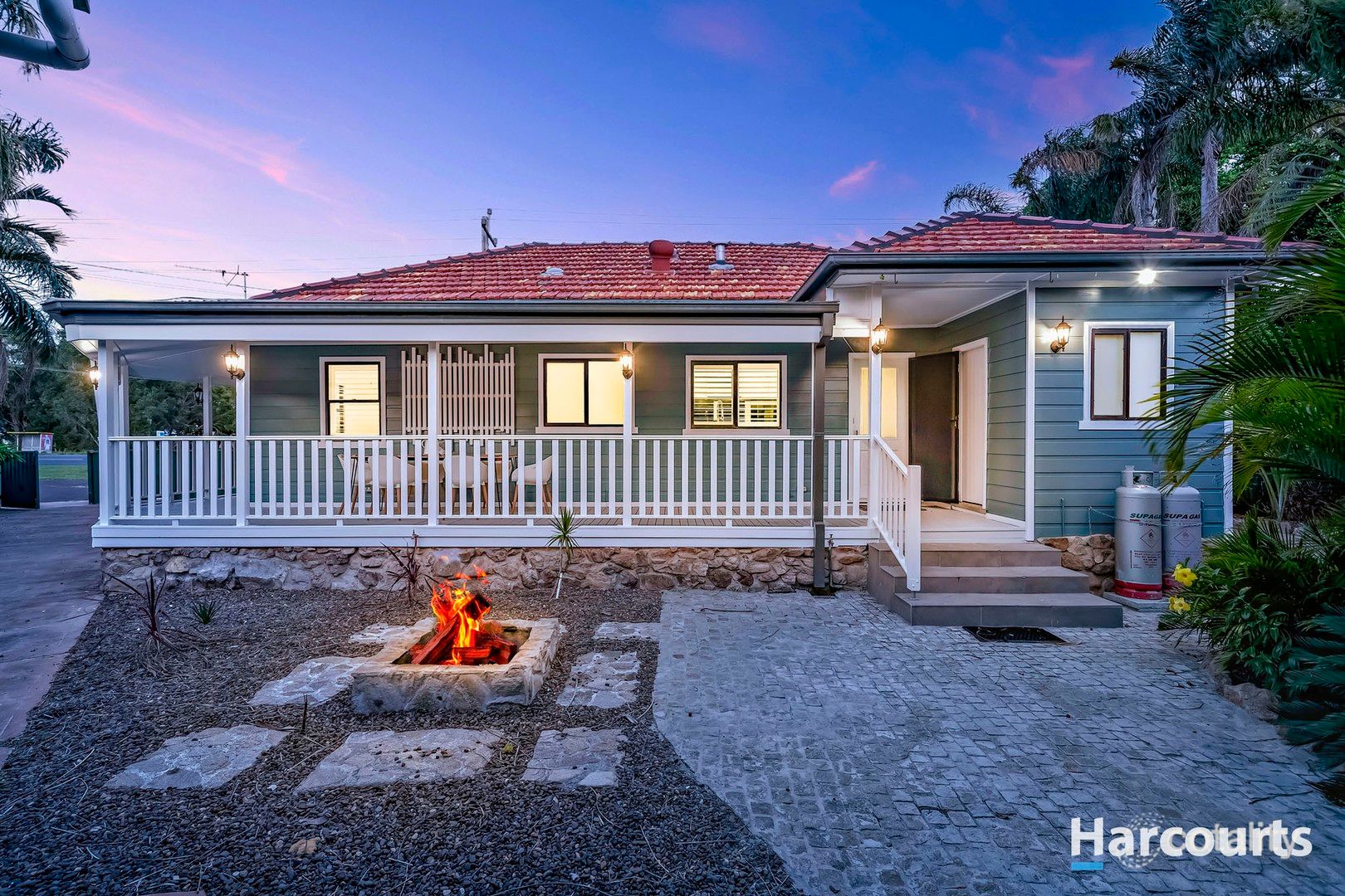 18 Pacific Hwy, Blacksmiths, NSW 2281