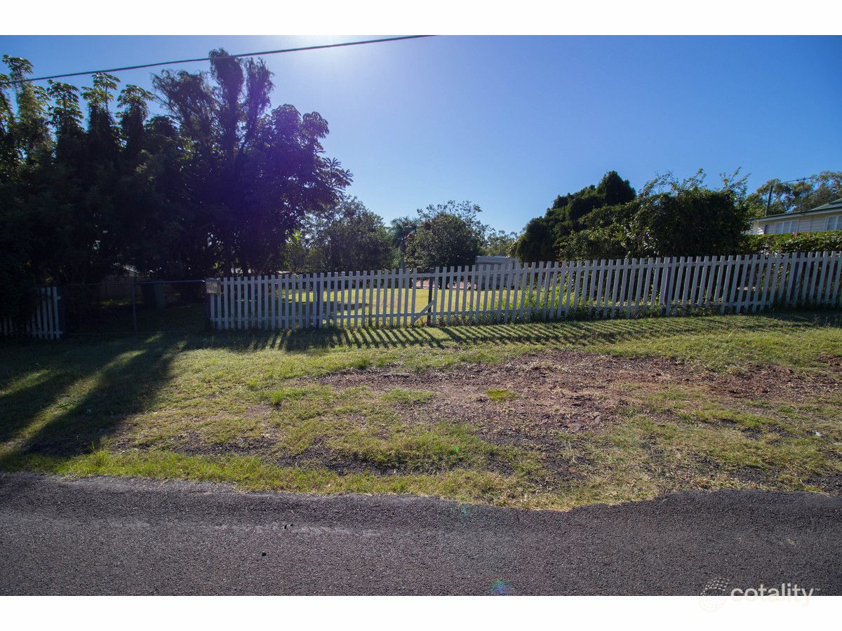 32 Thomas St, Blackstone, QLD 4304