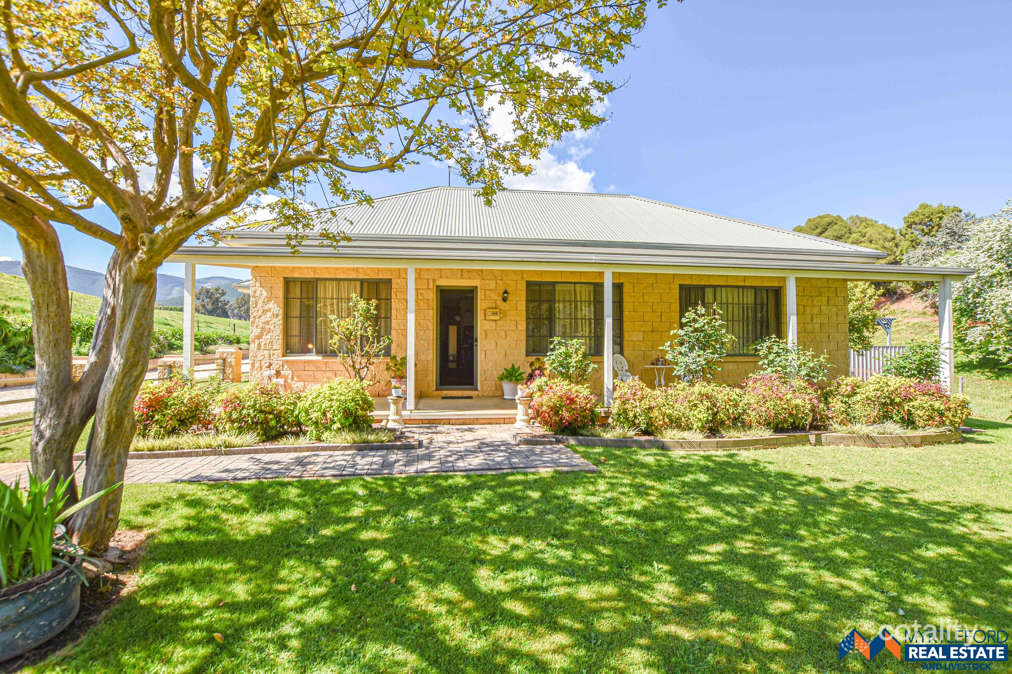 400 Myrtleford-Yackandandah Rd, Barwidgee, VIC 3737