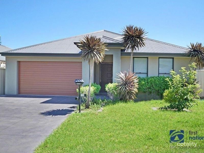 12 Olsen Pl, Harrington Park, NSW 2567