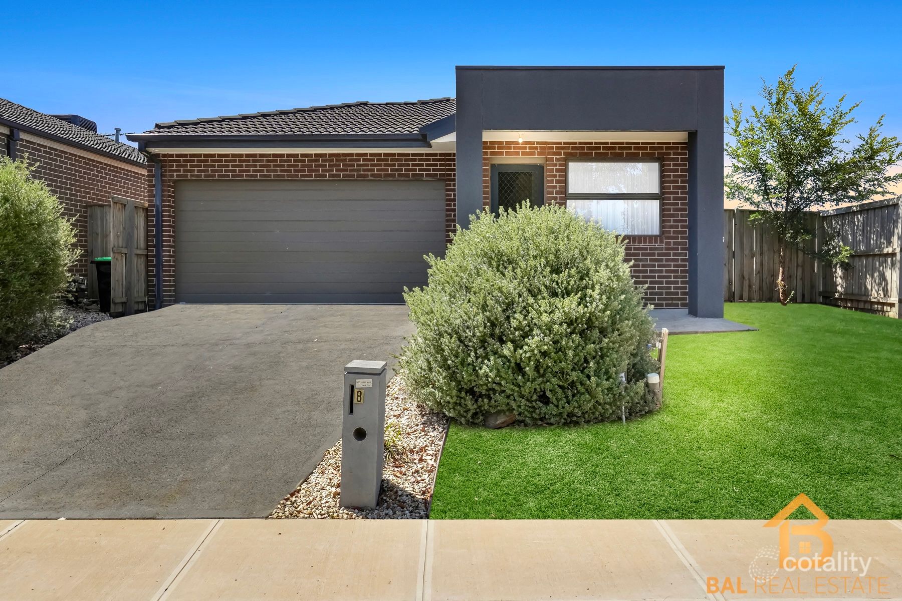 8 Embleton Ch, Weir Views, VIC 3338