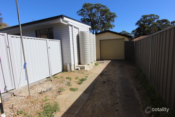 20a Wangaroa Cres, Lethbridge Park, NSW 2770