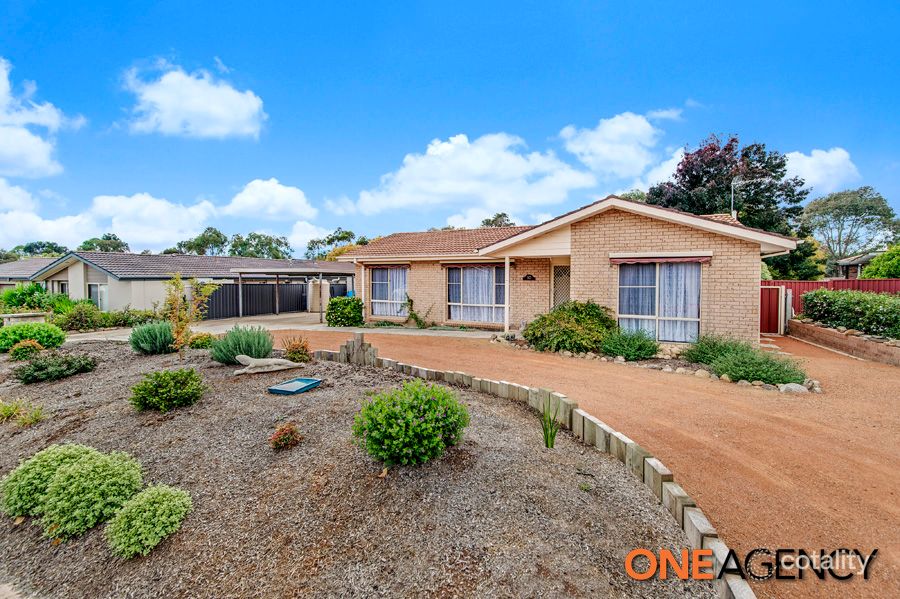 10 Hingston Cl, Bonython, ACT 2905