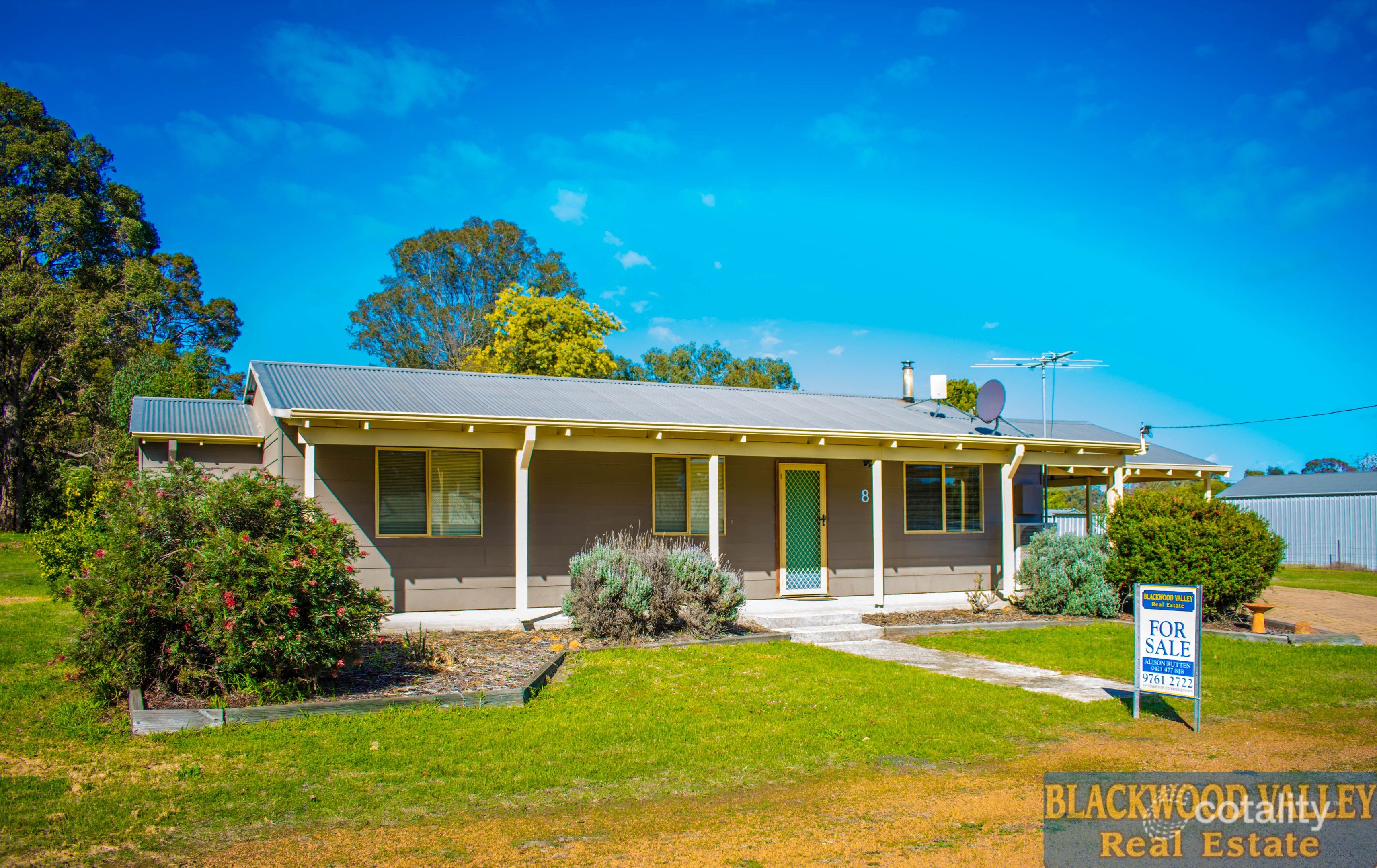 8 Collins St, Greenbushes, WA 6254