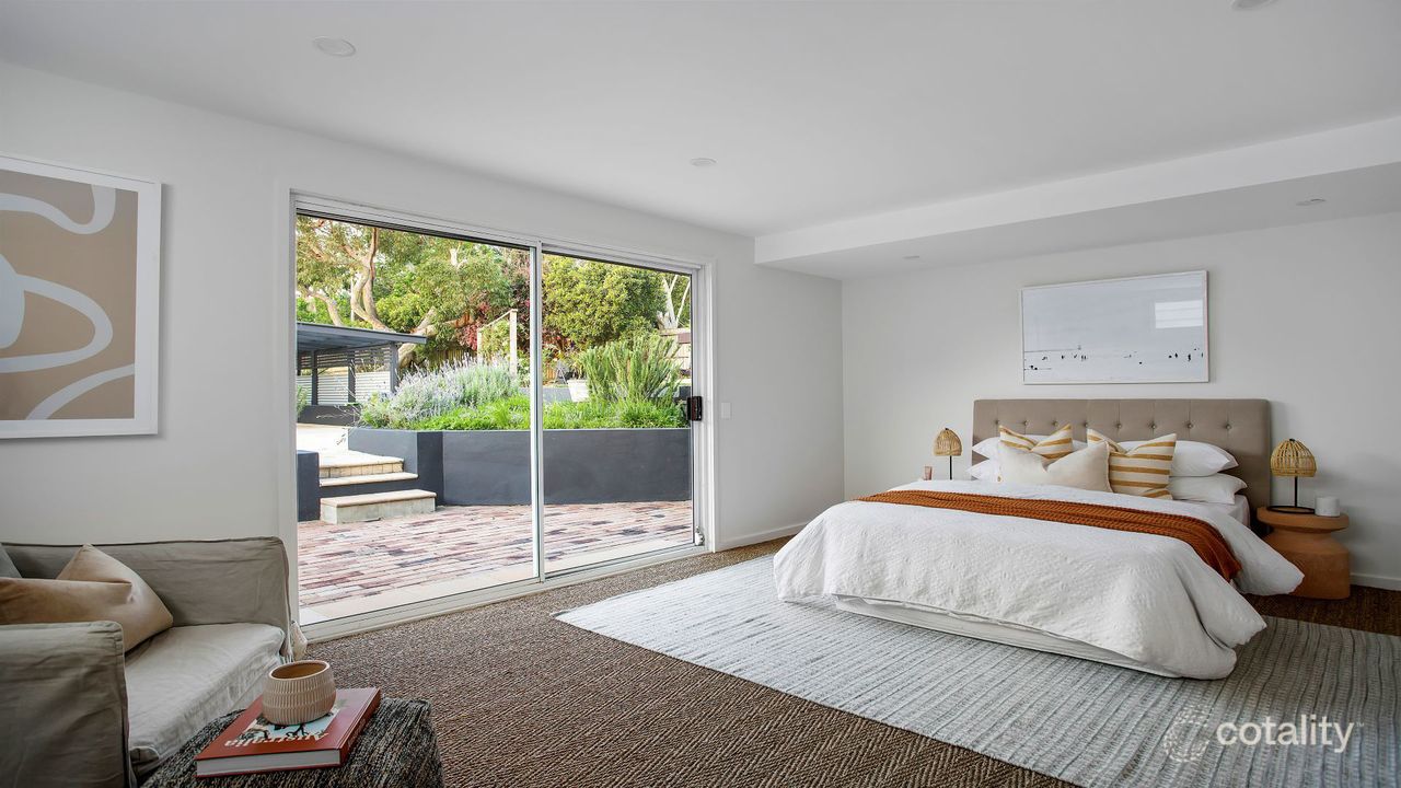 22 Coonanga Rd, Avalon Beach, NSW 2107