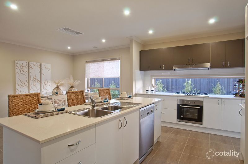 33 John Russell Rd, Cranbourne West, VIC 3977