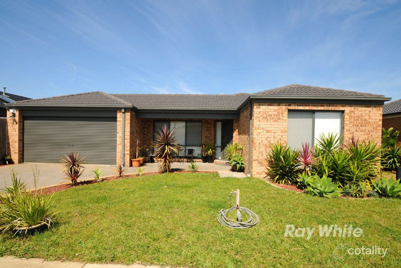11 Baltic Way, Cranbourne West, VIC 3977