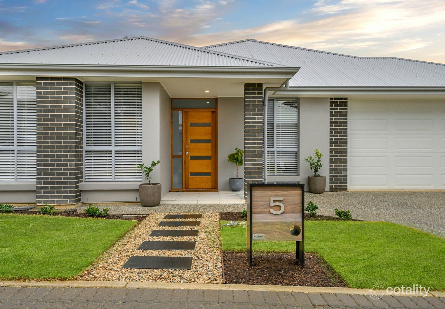 5 Honeysuckle Way, Mount Barker, SA 5251