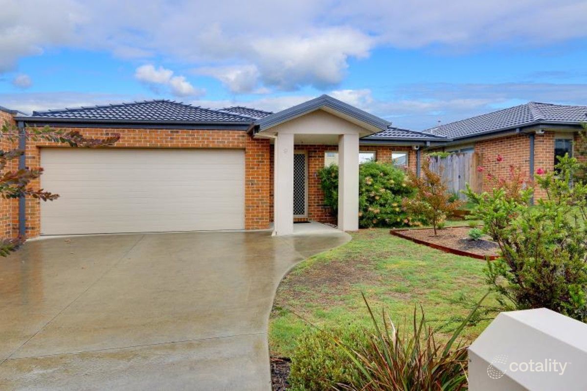 9 Meadow Crest Cct, Mount Martha, VIC 3934