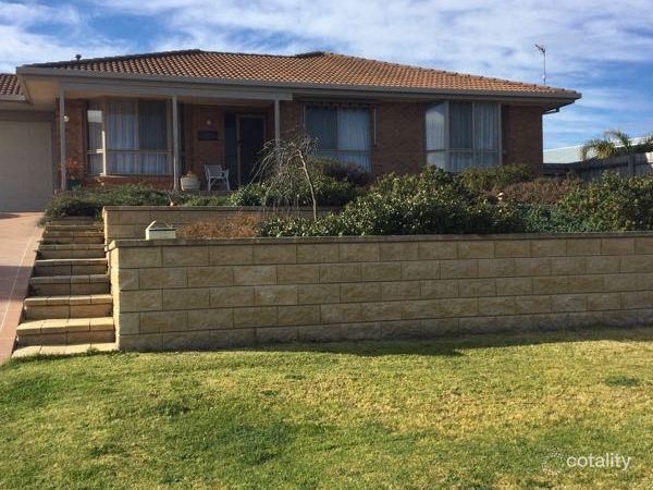 18 Harnham Dr, Bairnsdale, VIC 3875