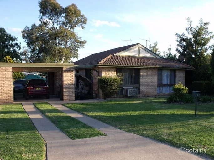 11 Logan St, Cowra, NSW 2794