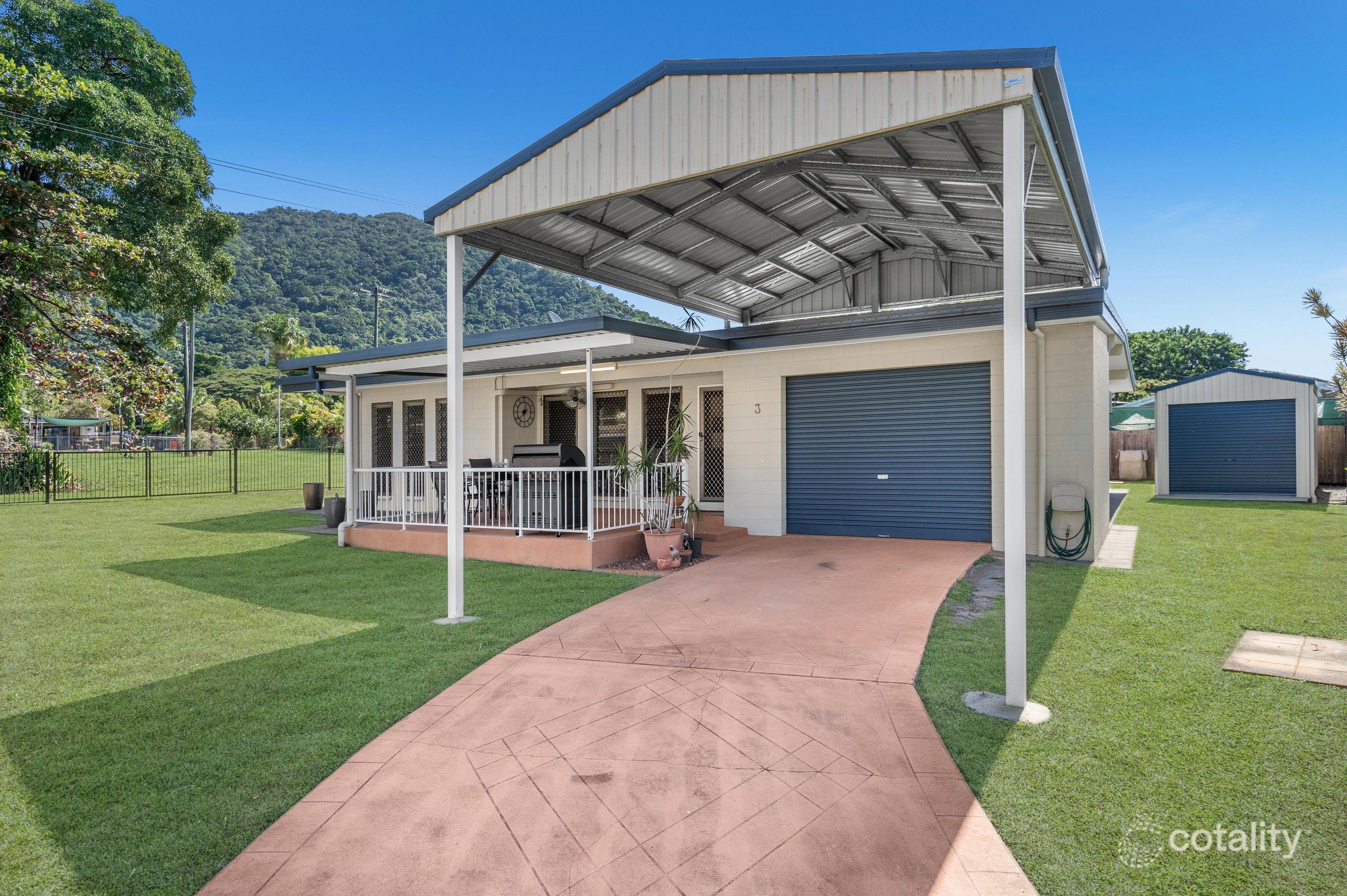 3 Ivy Cl, Mooroobool, QLD 4870