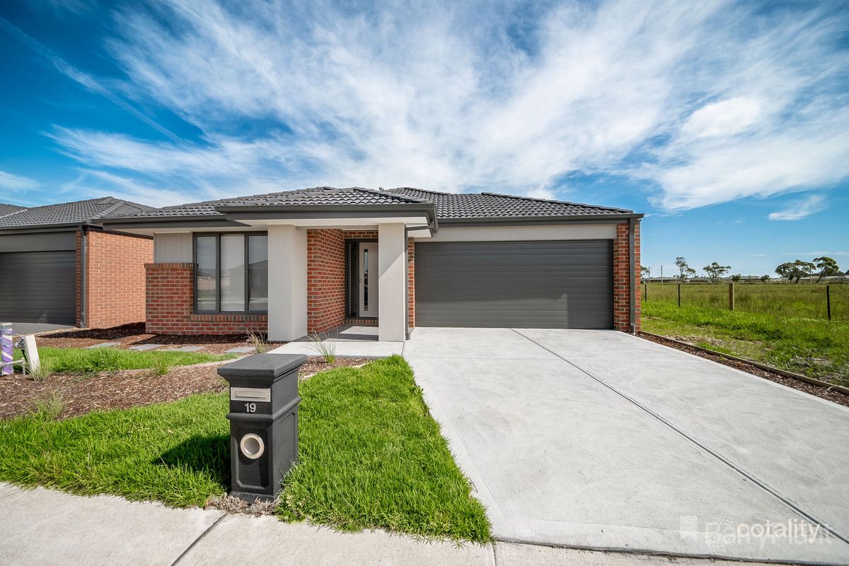 19 Eliza Tce, Officer, VIC 3809