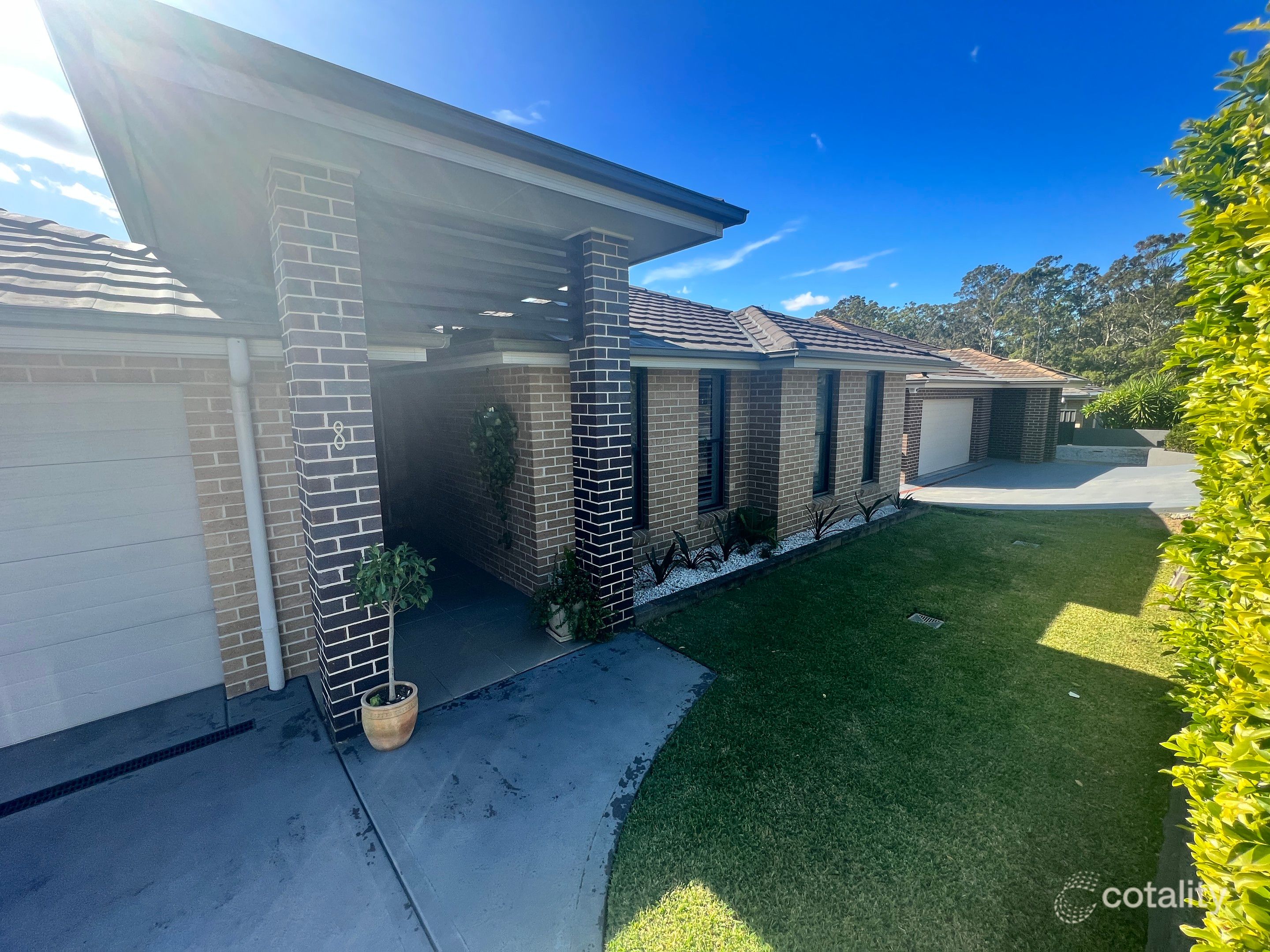 8 Waterside Dr, Fletcher, NSW 2287