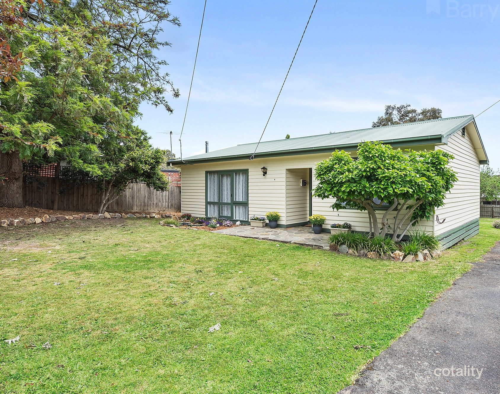 4 Halley Rd, Ferntree Gully, VIC 3156