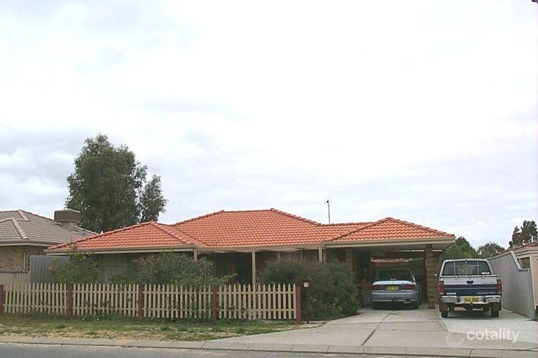 16 Lancer Way, Alexander Heights, WA 6064